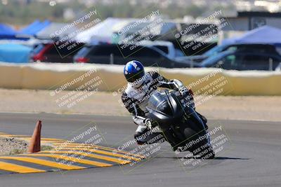 media/Oct-09-2022-SoCal Trackdays (Sun) [[95640aeeb6]]/Turn 2 (1110am)/